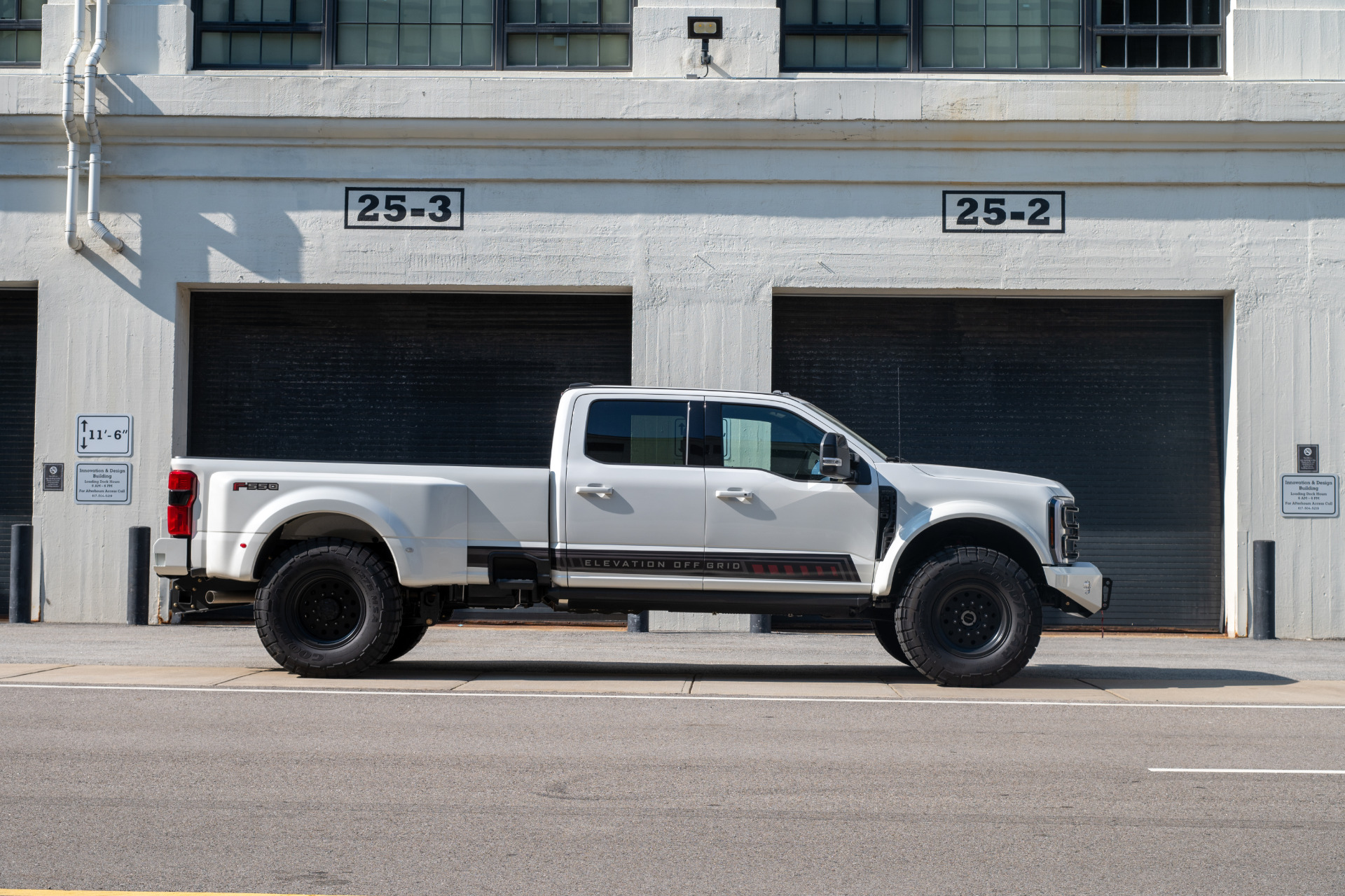 2025 Ford F-550 Super Duty Chassis Cab Lariat - Photo 25