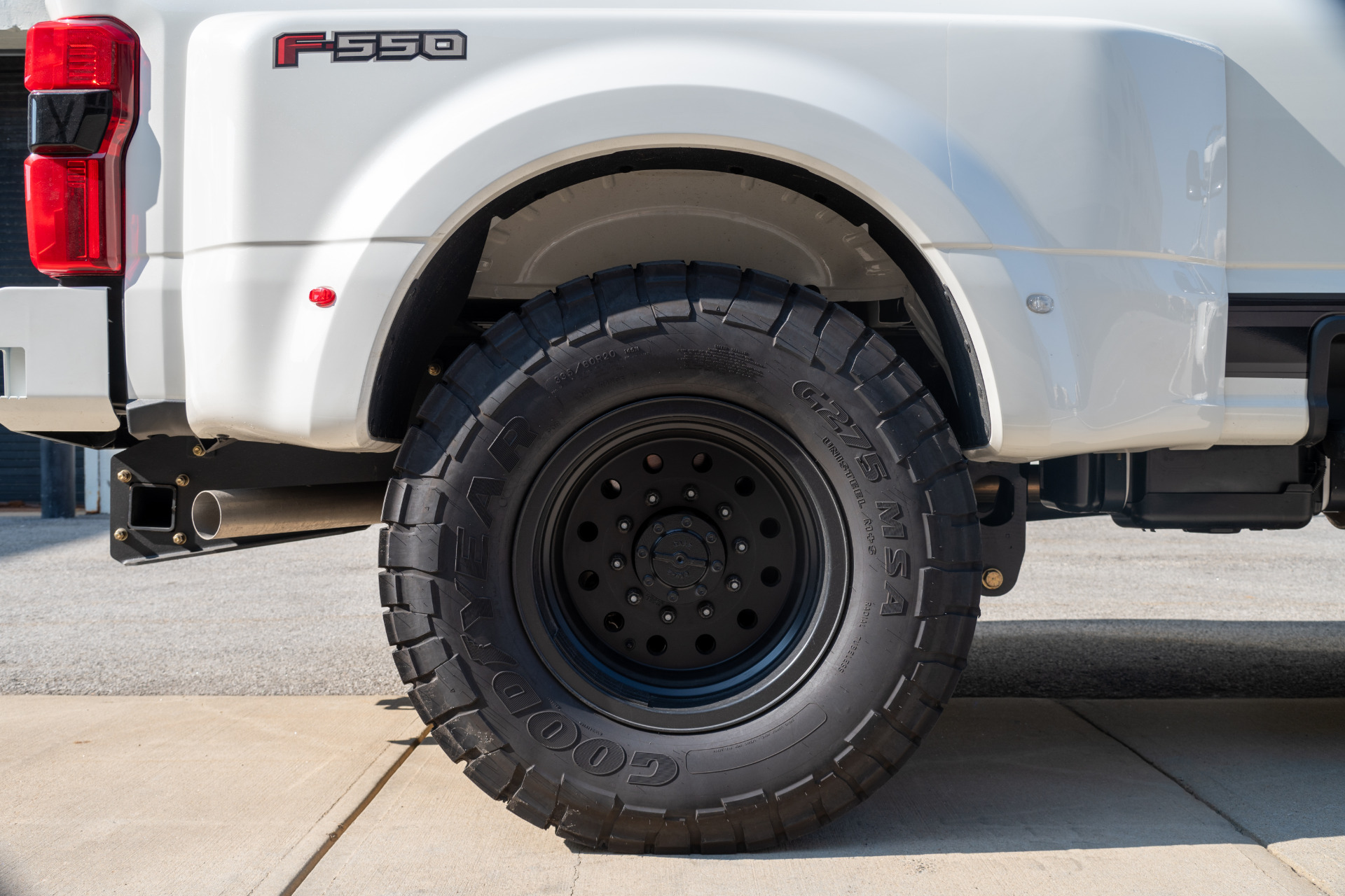 2025 Ford F-550 Super Duty Chassis Cab Lariat - Photo 37