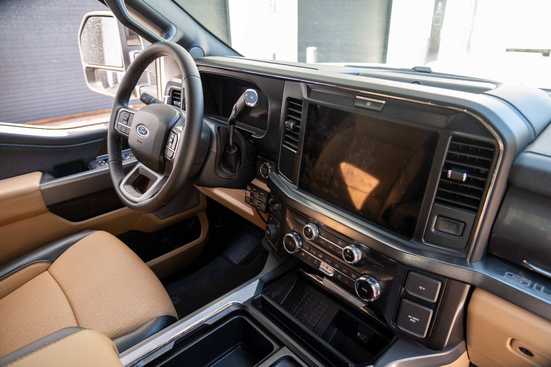 2025 Ford F-550 Super Duty Chassis Cab Lariat - Photo 75