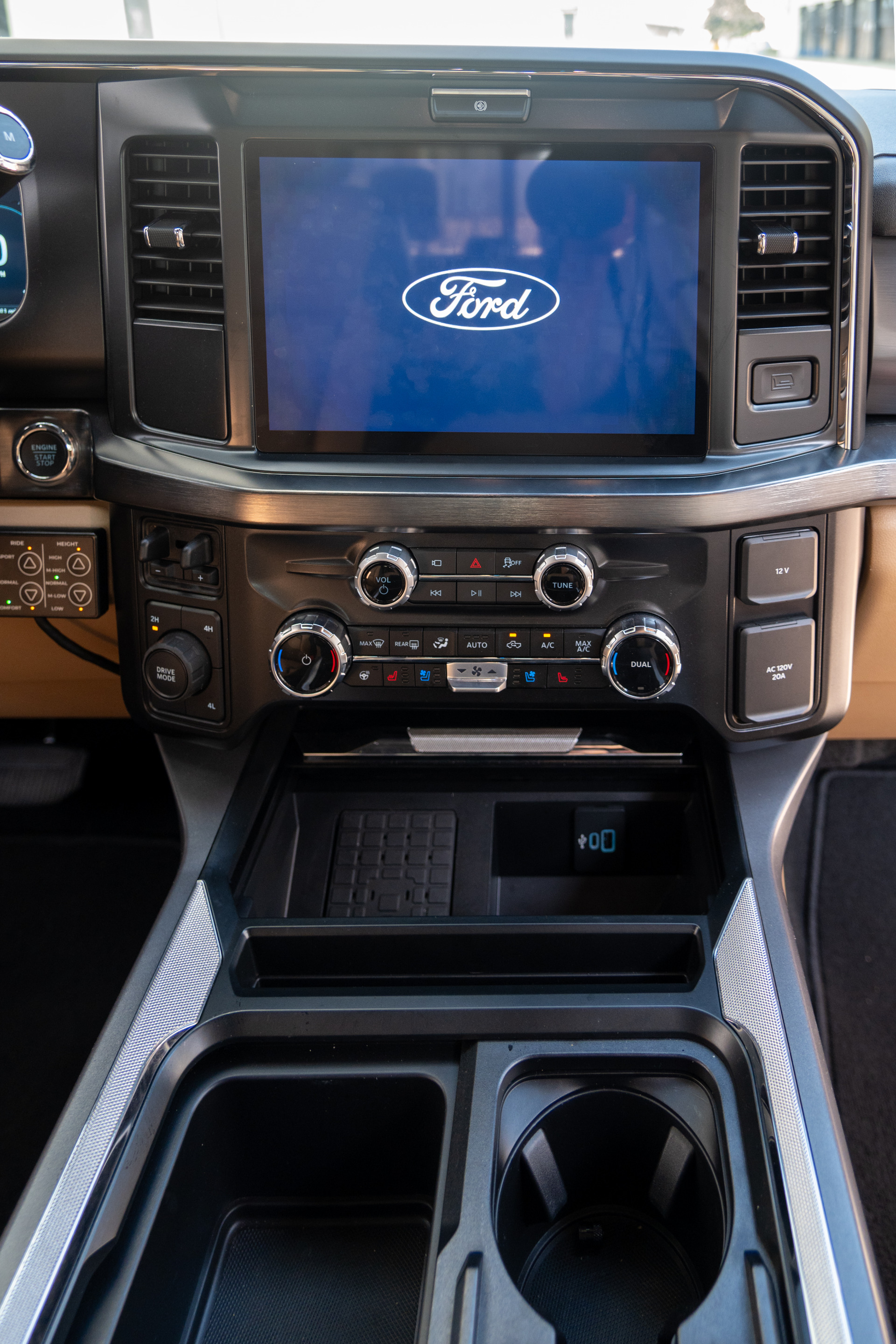 2025 Ford F-550 Super Duty Chassis Cab Lariat - Photo 79