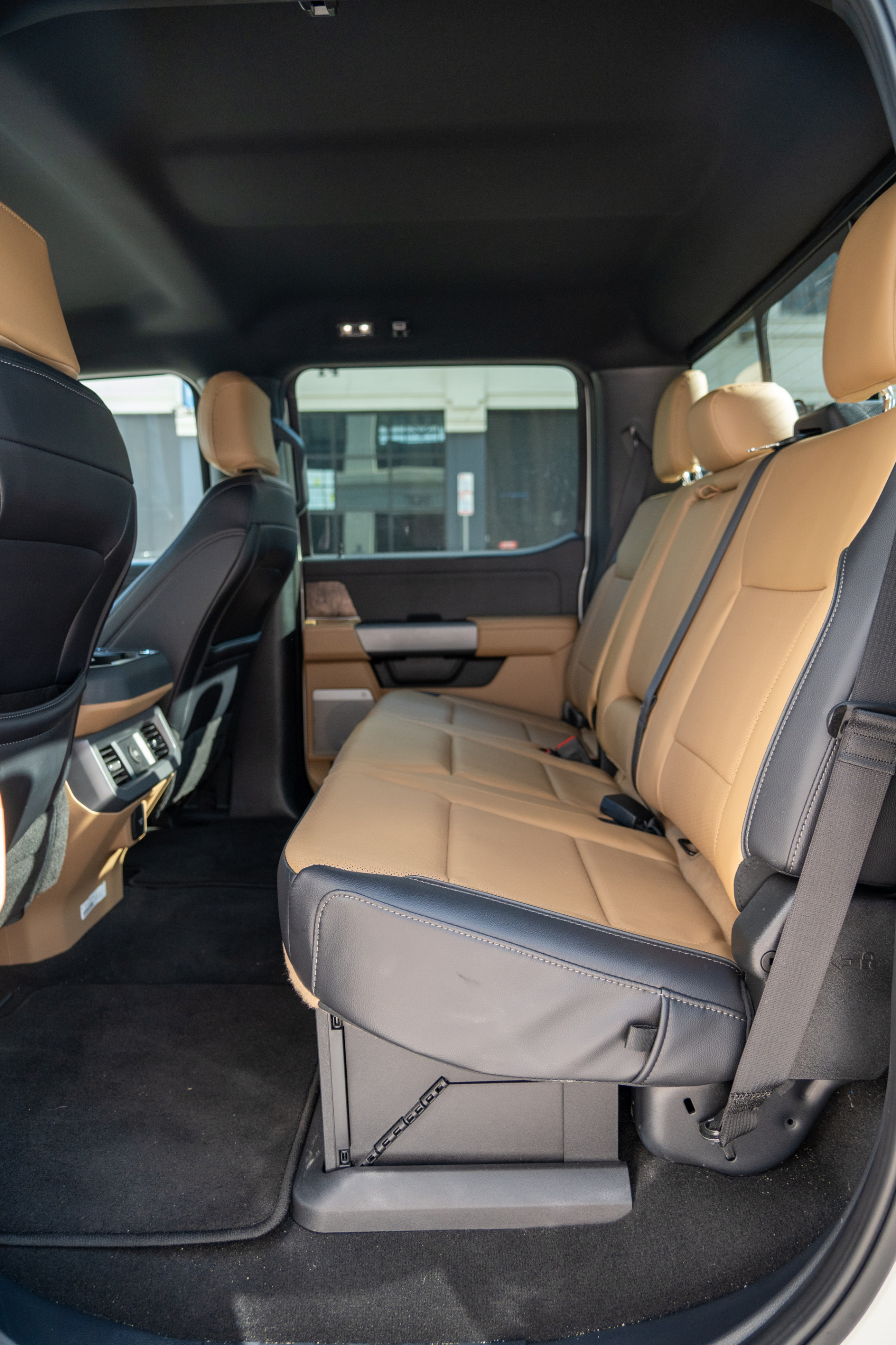 2025 Ford F-550 Super Duty Chassis Cab Lariat - Photo 85