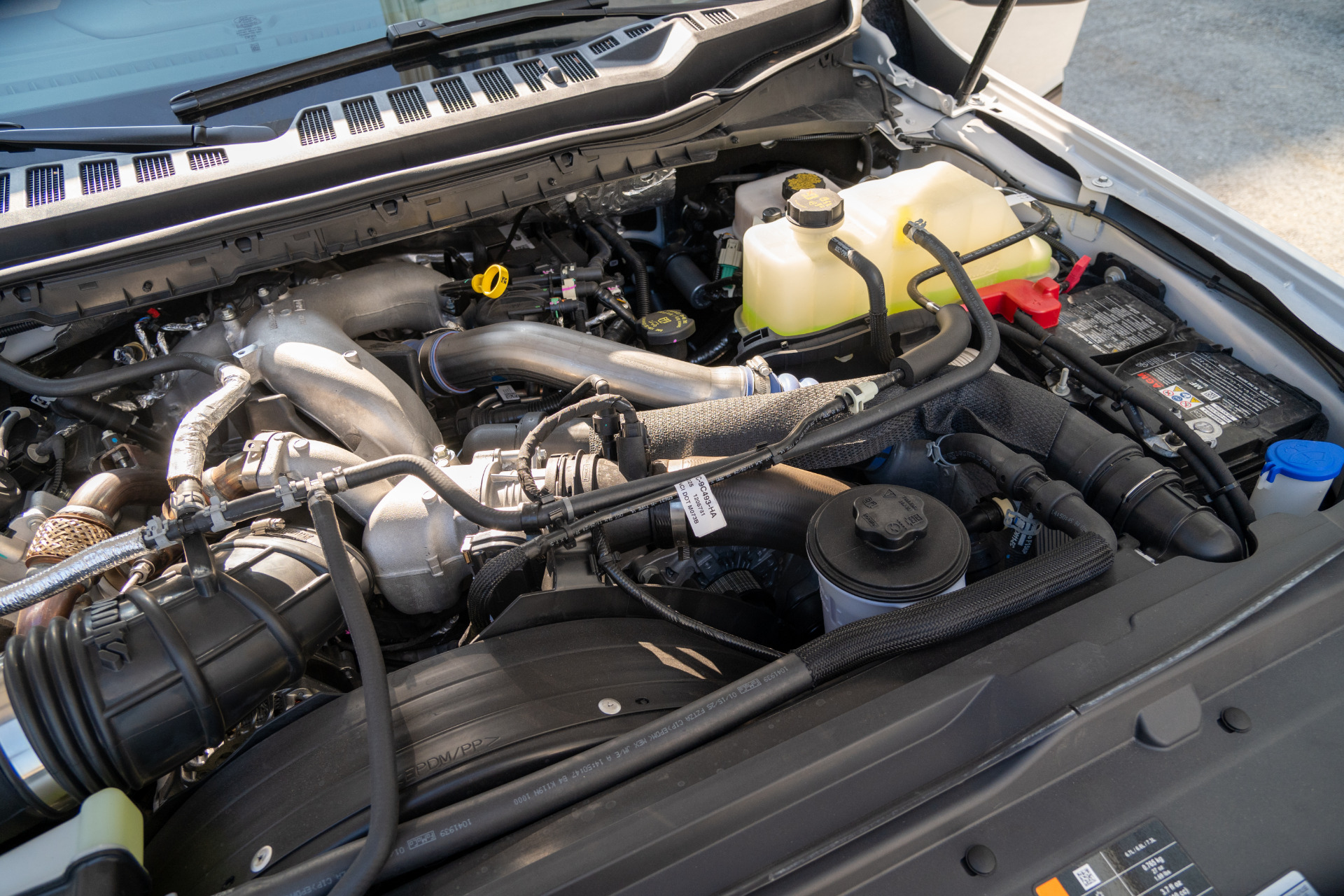 2025 Ford F-550 Super Duty Chassis Cab Lariat - Photo 95