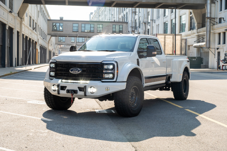 2025 Ford F-550 Super Duty Chassis Cab Lariat's photo